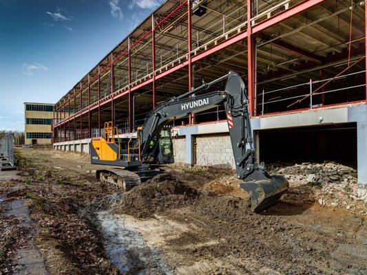 Pelle sur chenilles Hyundai HX230L