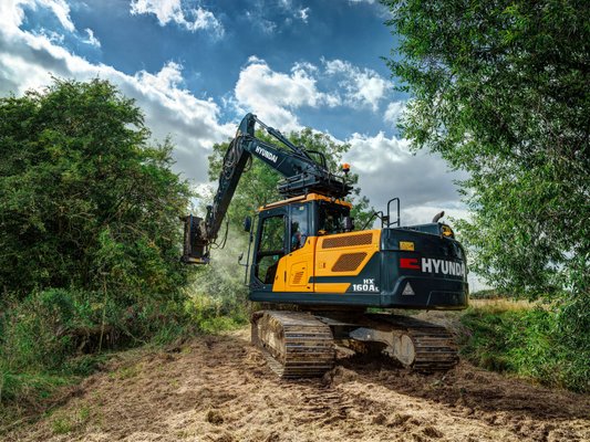 Pelle sur chenilles Hyundai HX160A L