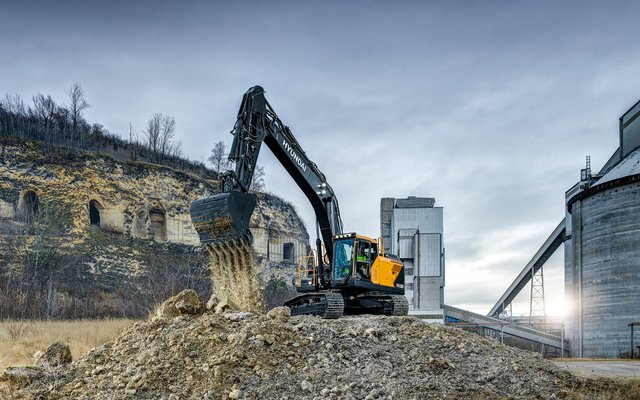 Pelle sur chenilles Hyundai HX300L