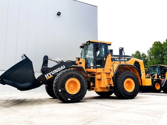 Chargeuse sur pneus Hyundai HL970A - 1