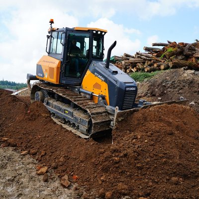 Bull Hyundai HD130A