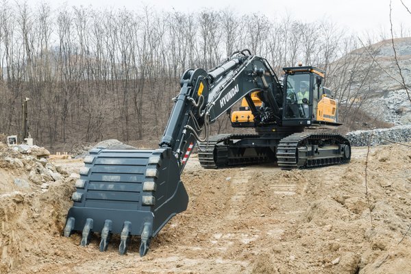 Pelle sur chenilles Hyundai HX520A L